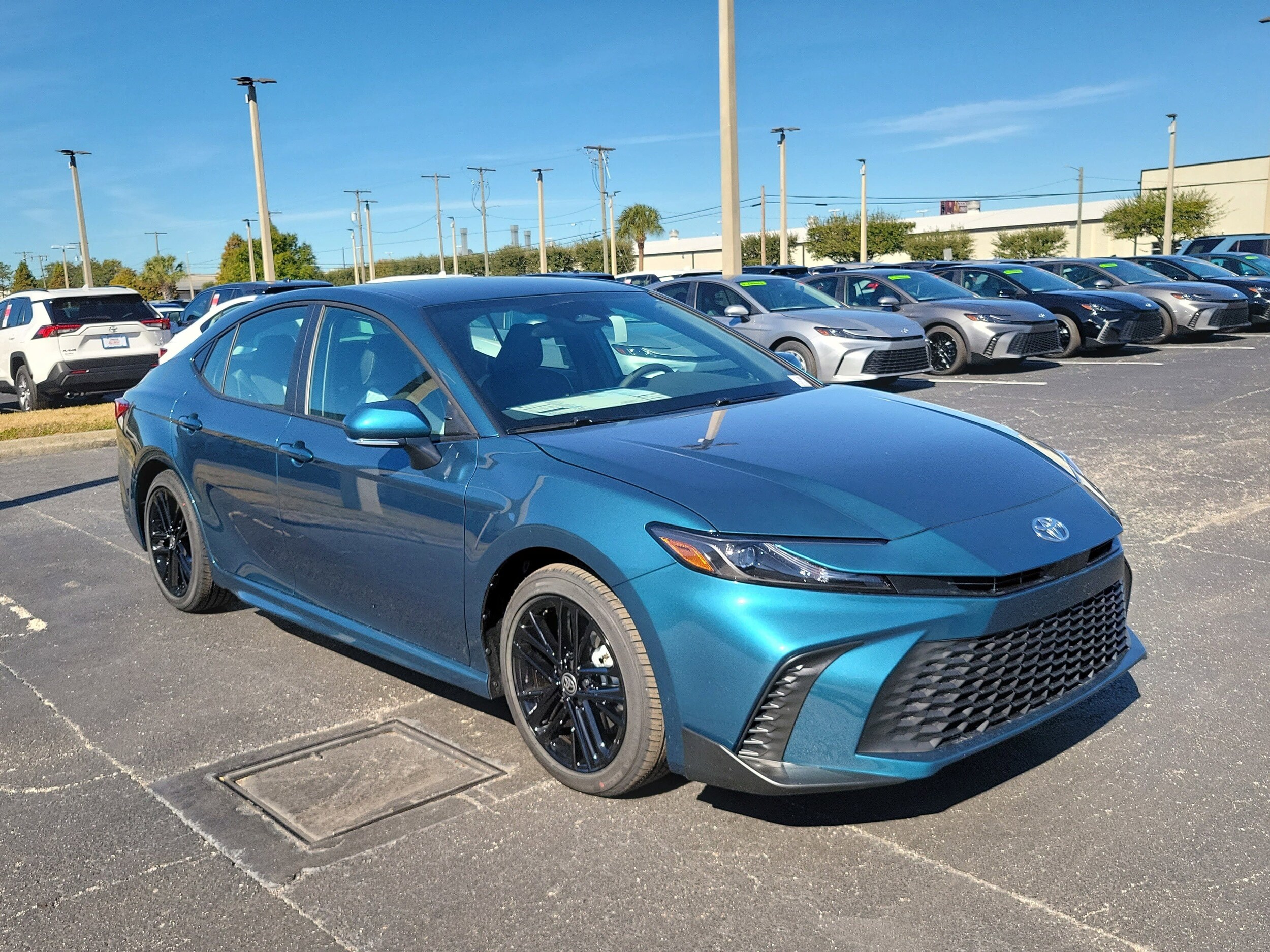 2026 Toyota Camry SE photo 2