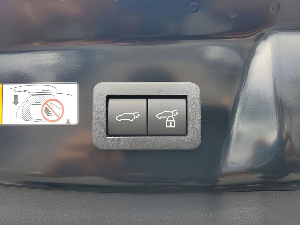 2026 Toyota Prius Plug-in Hybrid XSE Premium - Photo 9