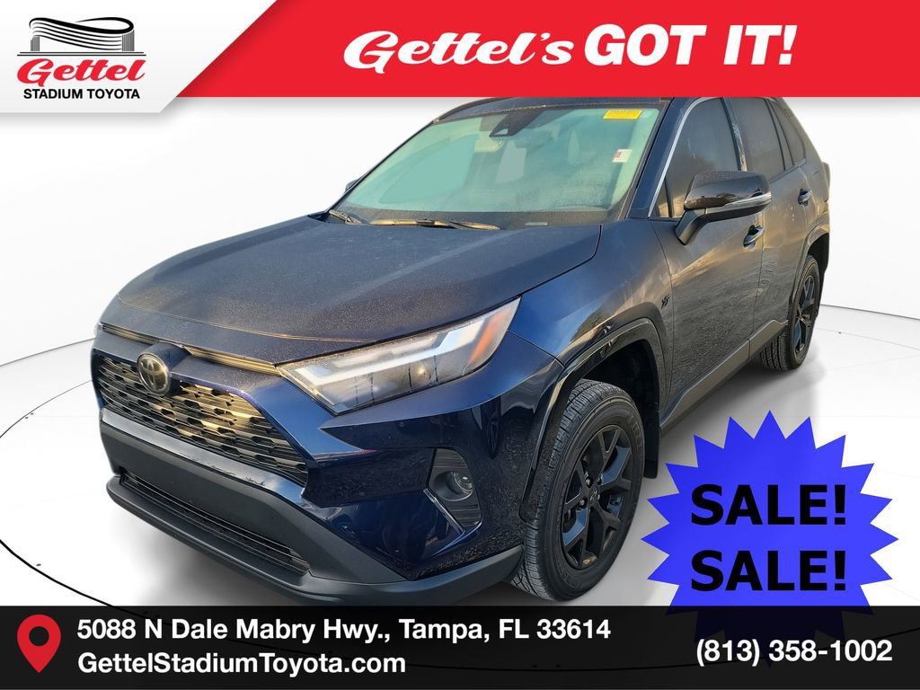 2024 Toyota RAV4 XLE's photo