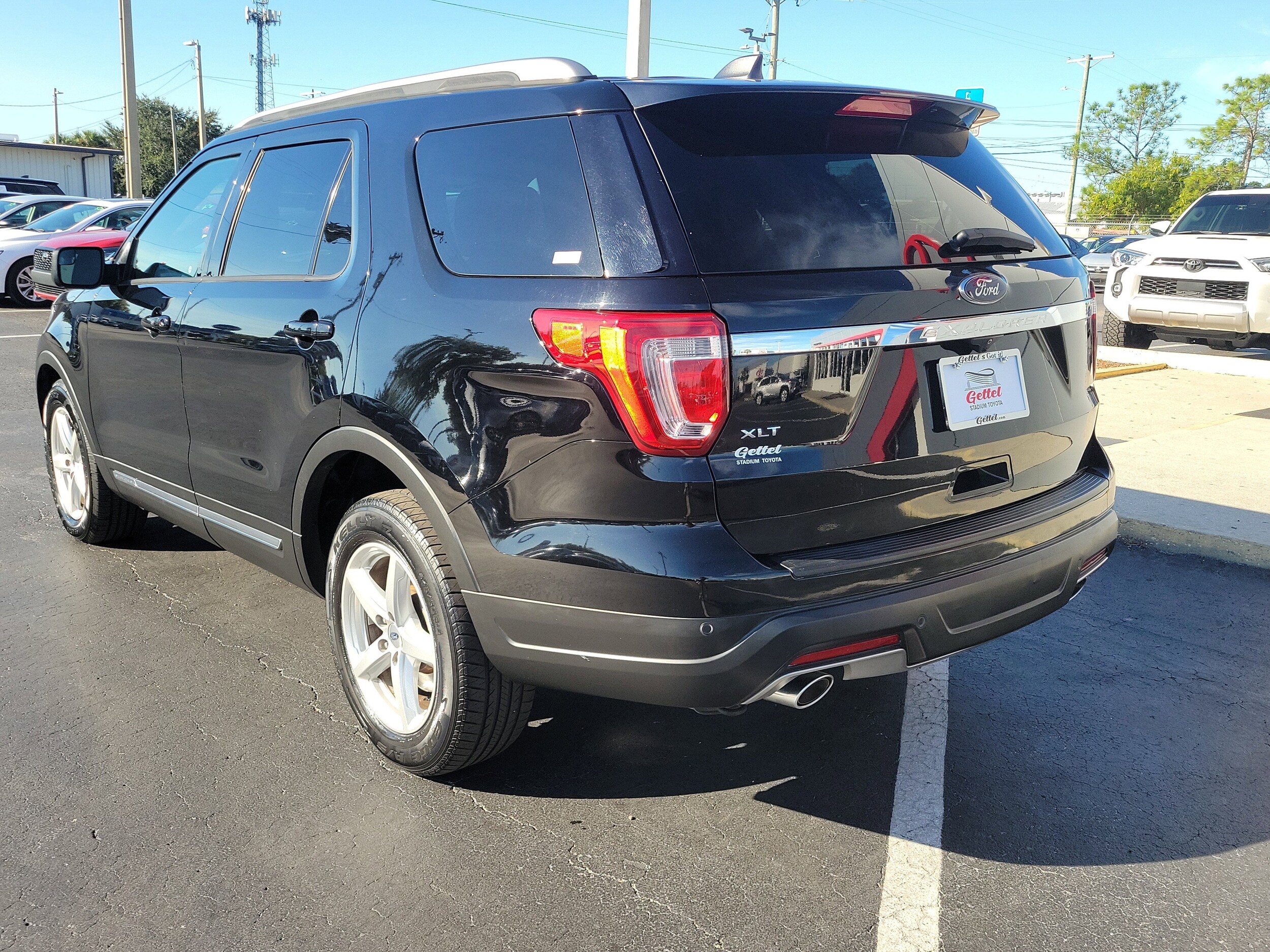 2018 Ford Explorer XLT photo 3