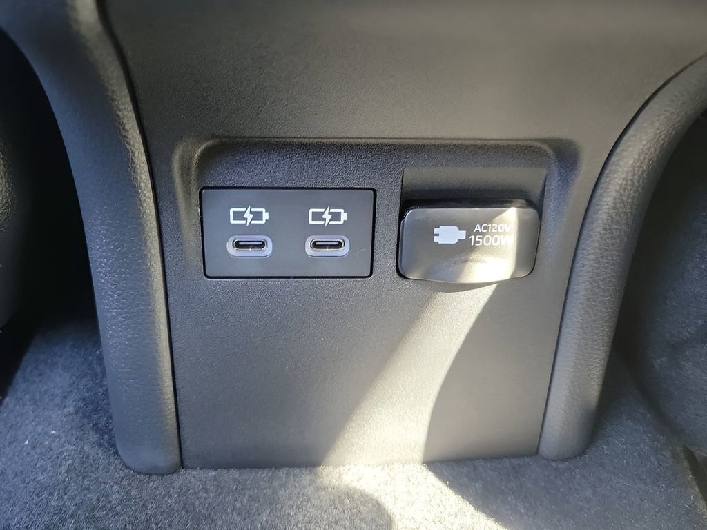 2026 Toyota Prius Plug-in Hybrid XSE - Photo 11