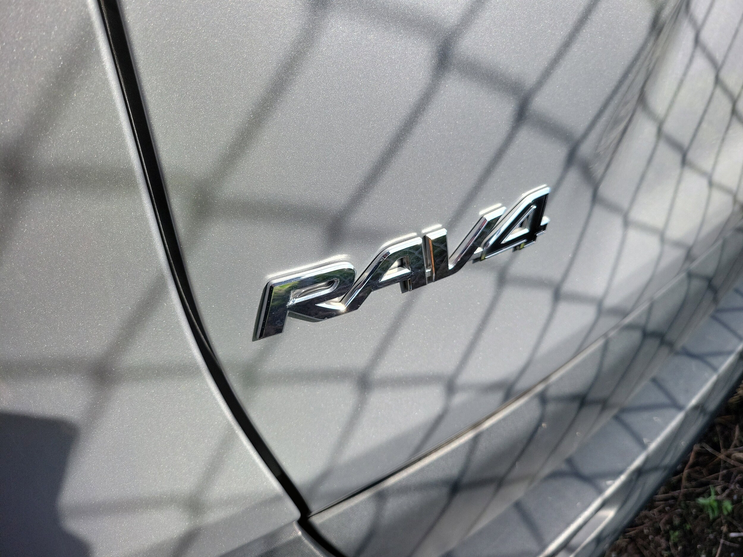 2024 Toyota RAV4 XLE photo 2