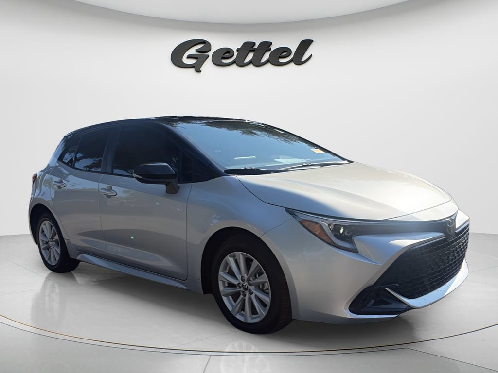 Used 2025 Toyota Corolla Hatchback SE Hatchback