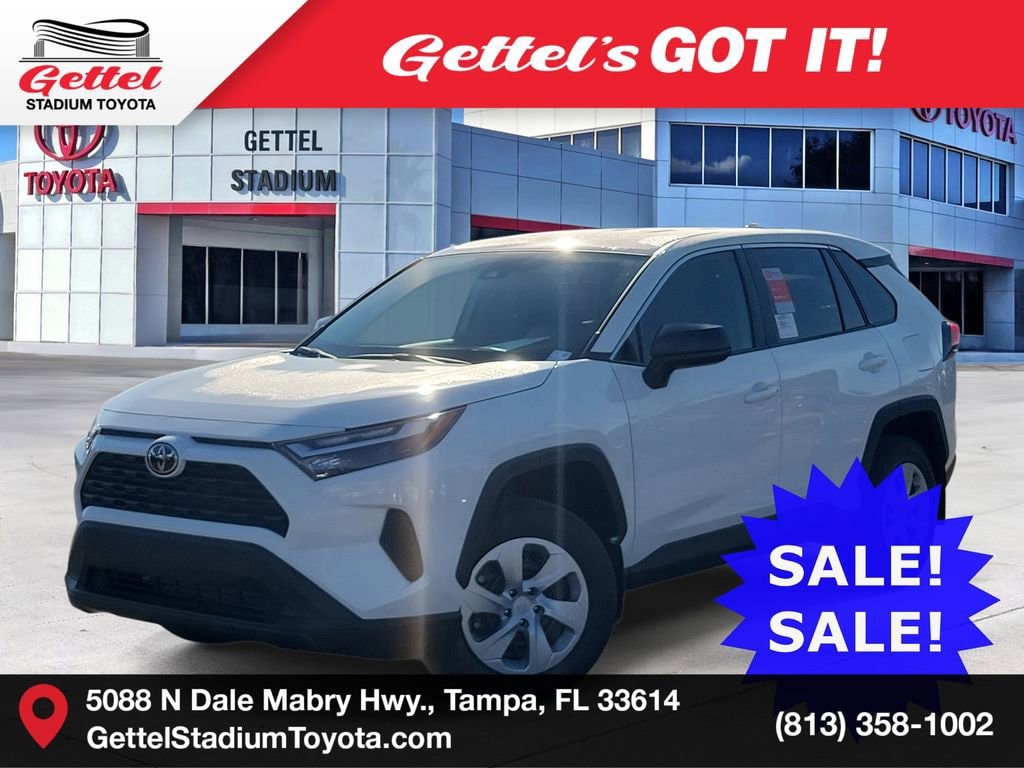 2025 Toyota RAV4 LE's photo