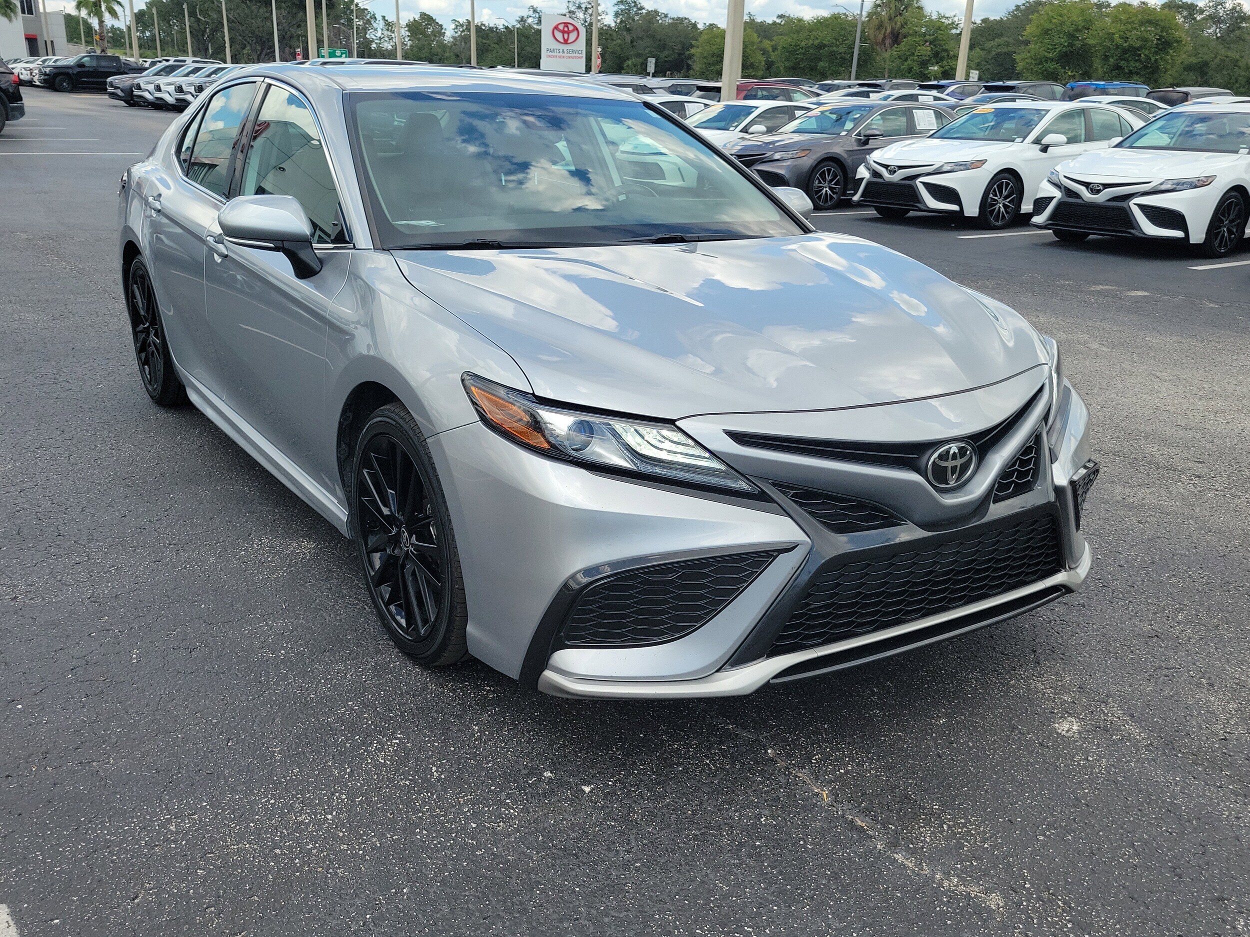2023 Toyota Camry XSE photo 2