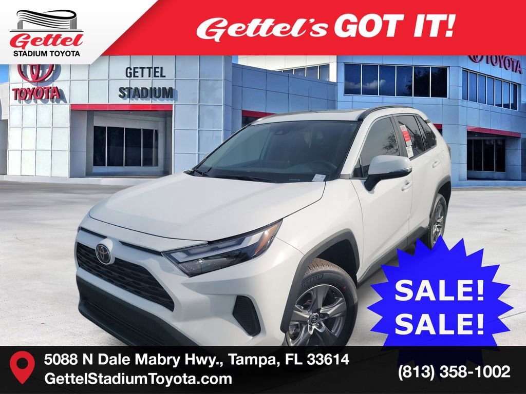 2025 Toyota RAV4 XLE's photo