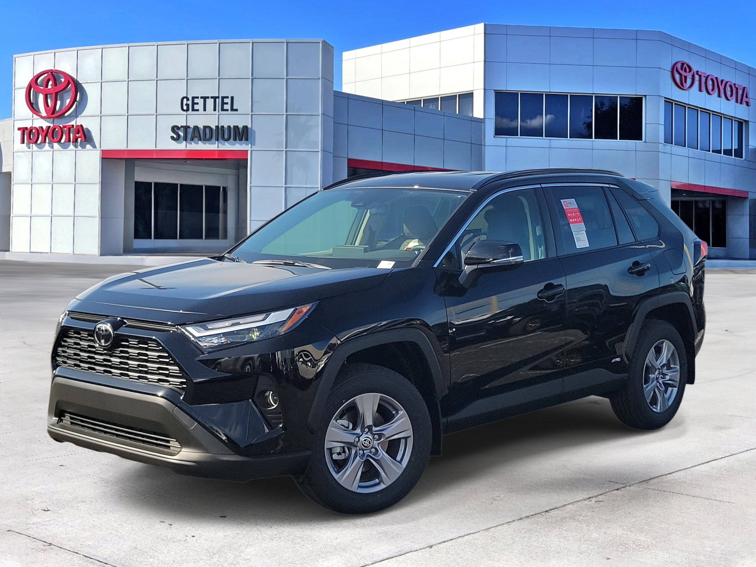 2025 Toyota RAV4 XLE's photo