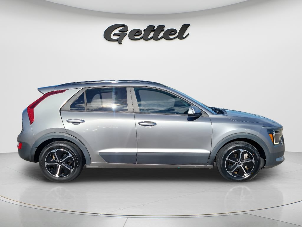 Used 2023 Kia Niro EX SUV