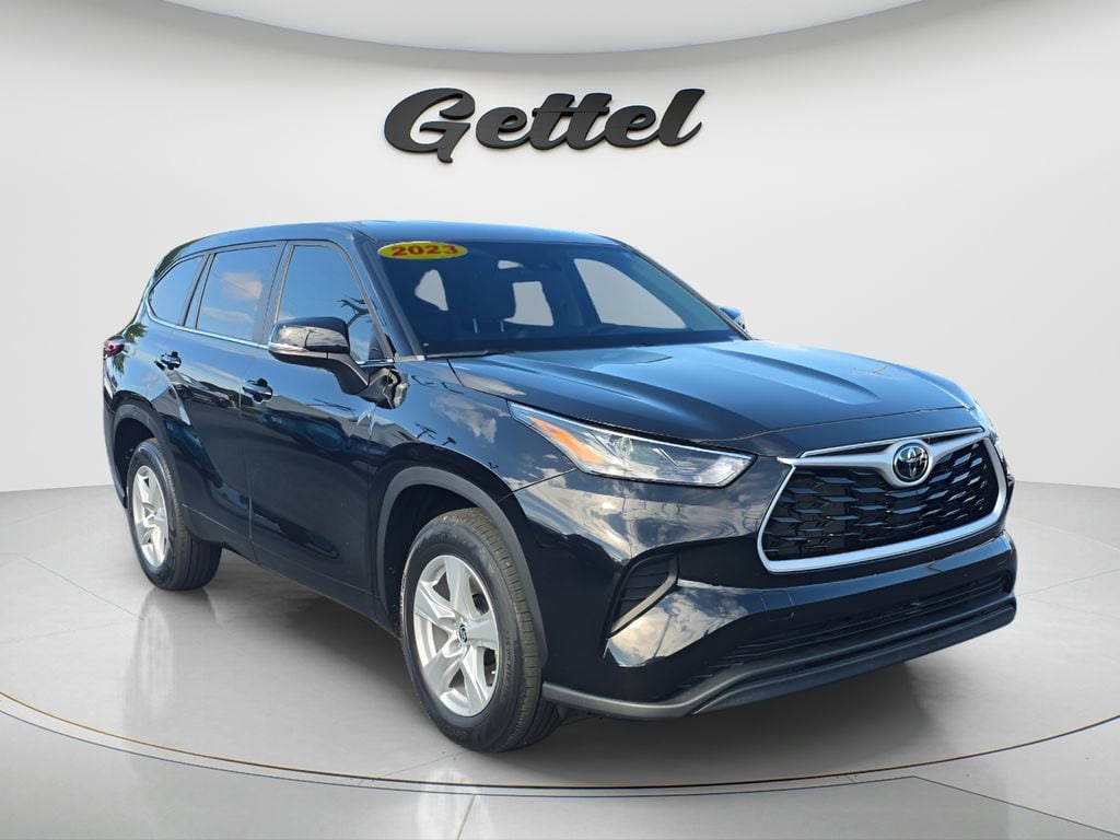 Used 2023 Toyota Highlander L SUV