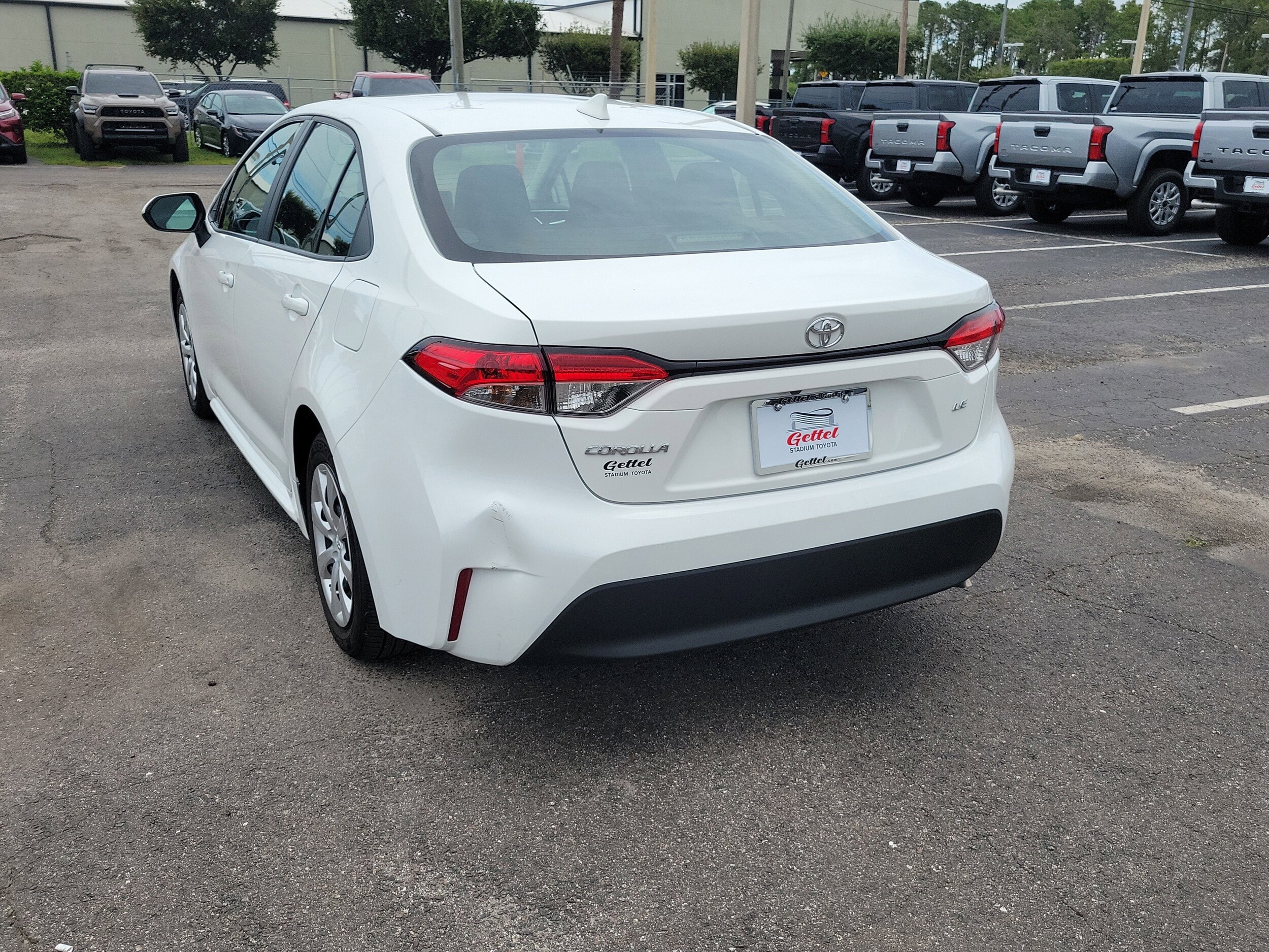 2024 Toyota Corolla LE photo 3
