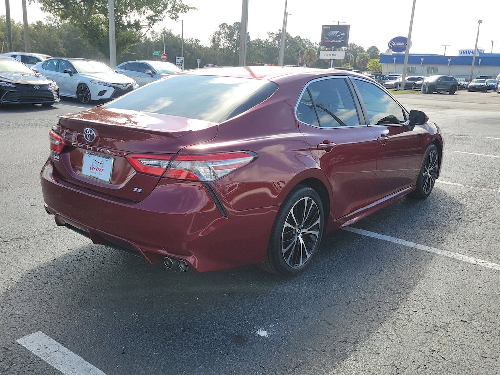 Used 2018 Toyota Camry SE Sedan