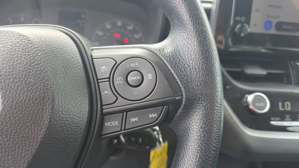 2025 Toyota Corolla LE - Photo 21