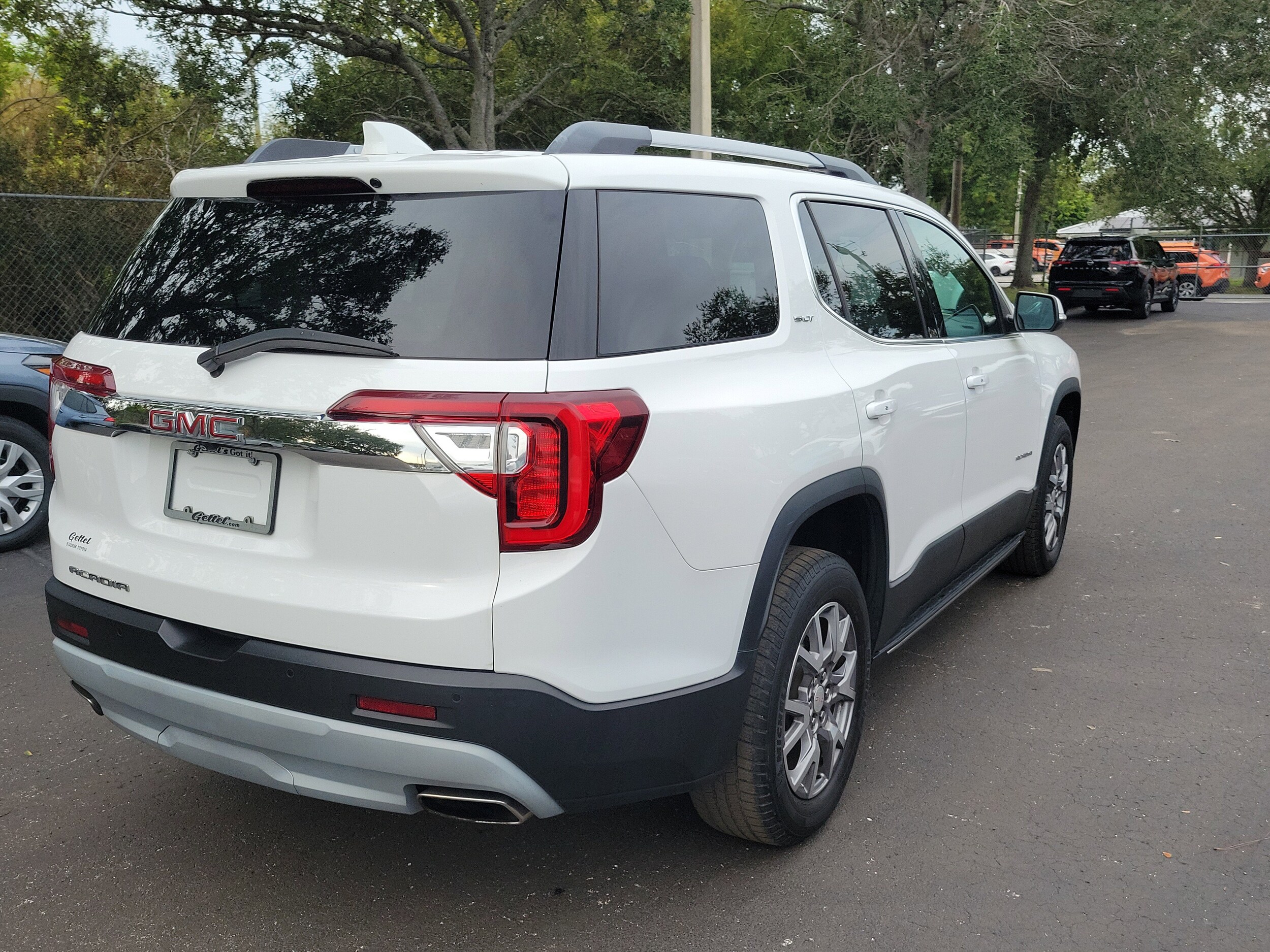 2020 Gmc Acadia SLT photo 2
