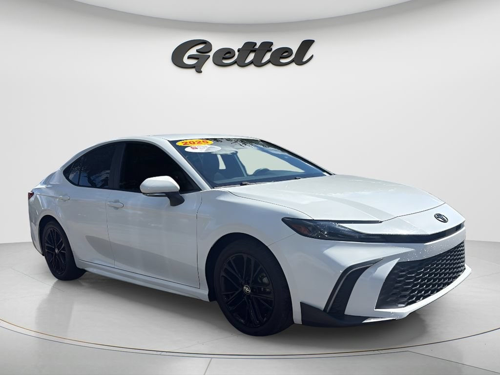 Used 2025 Toyota Camry SE Sedan