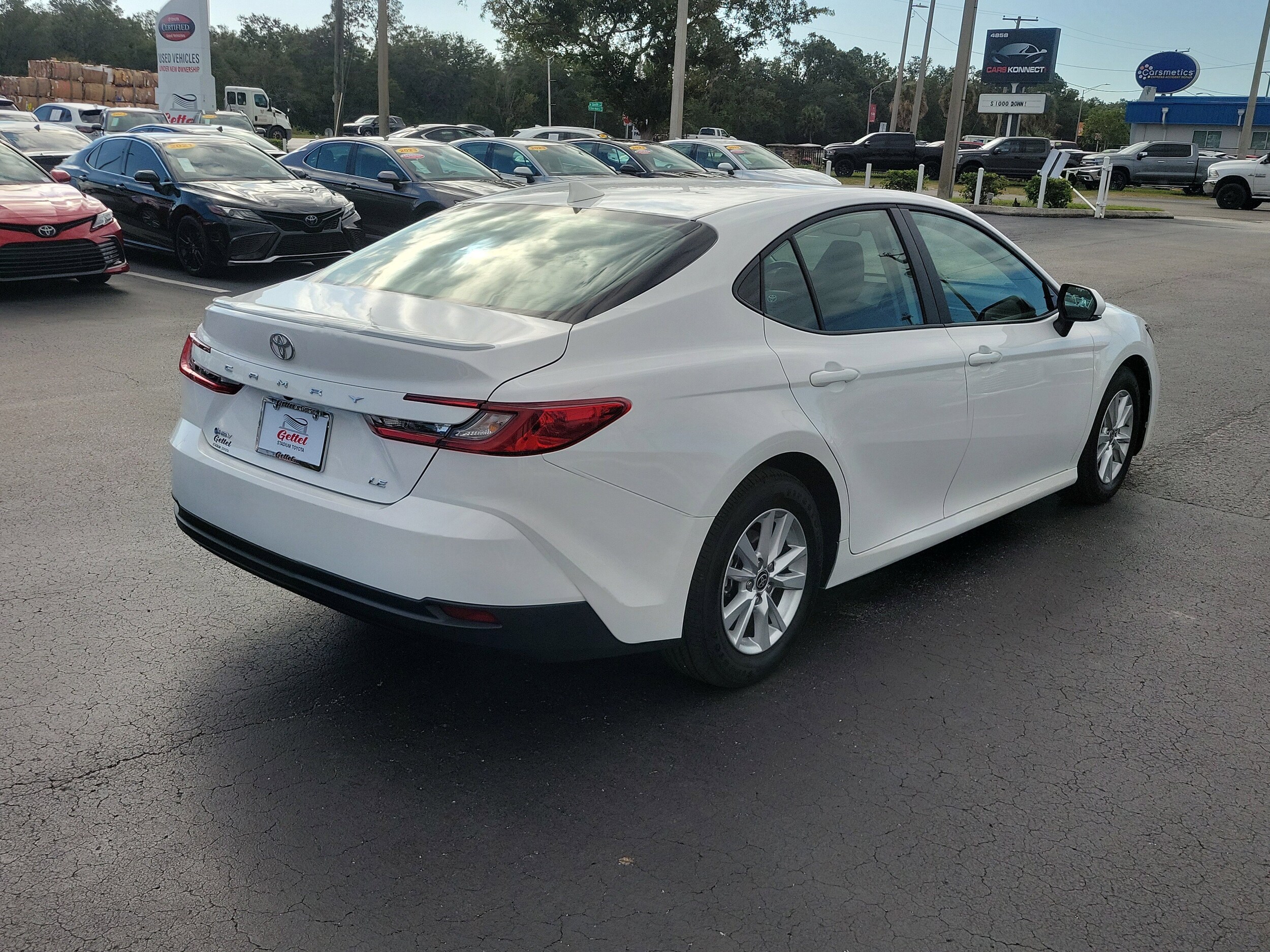 2025 Toyota Camry LE photo 3