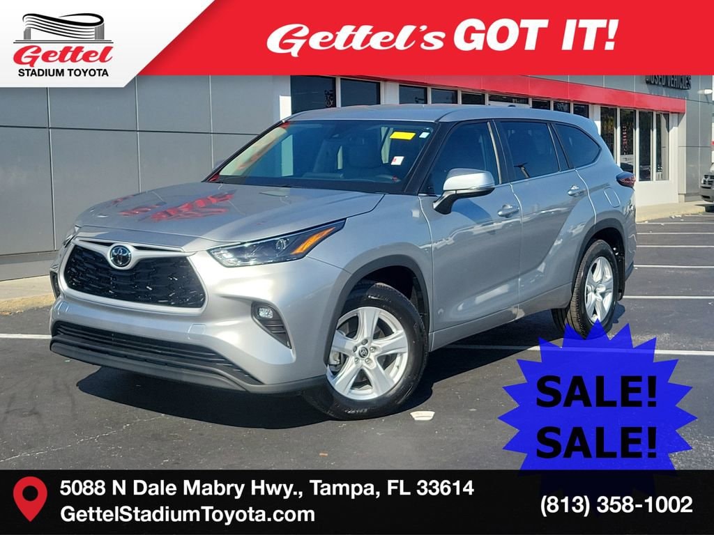 2025 Toyota Highlander LE's photo