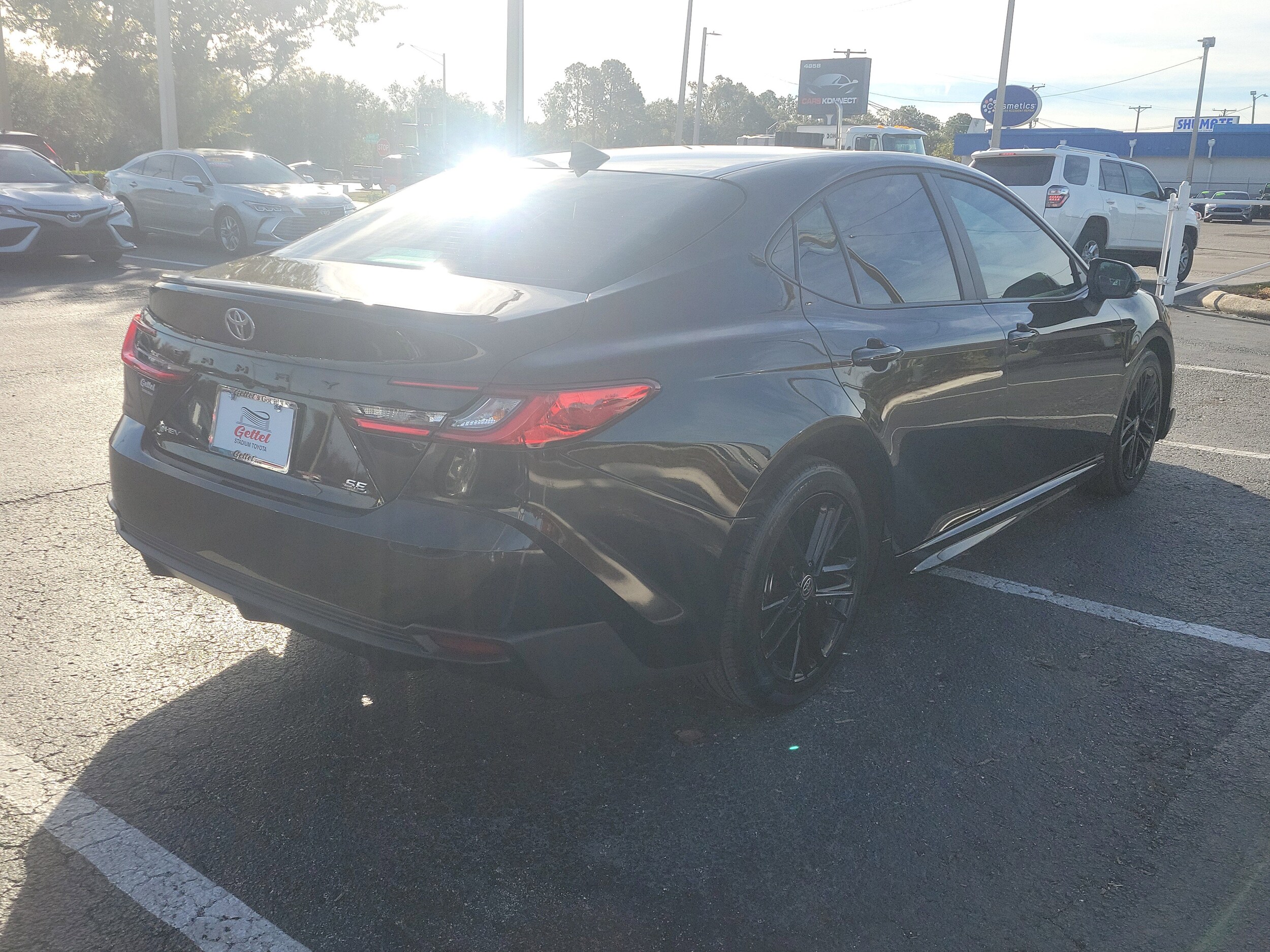 2025 Toyota Camry SE photo 2