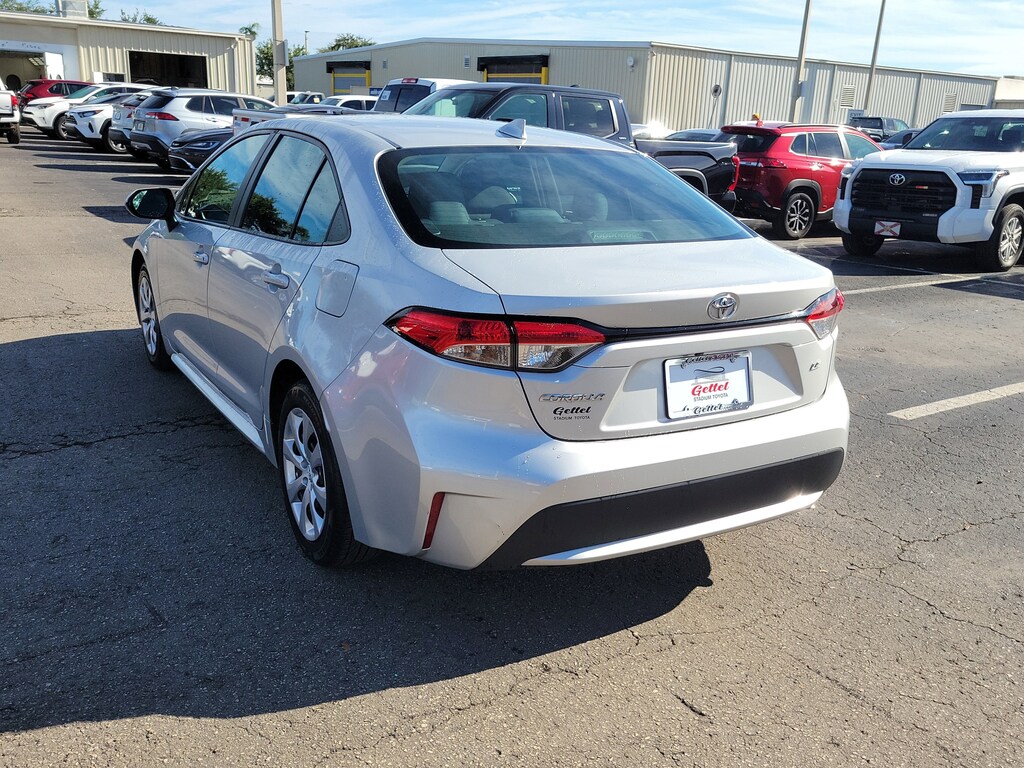 Used 2021 Toyota Corolla LE Sedan