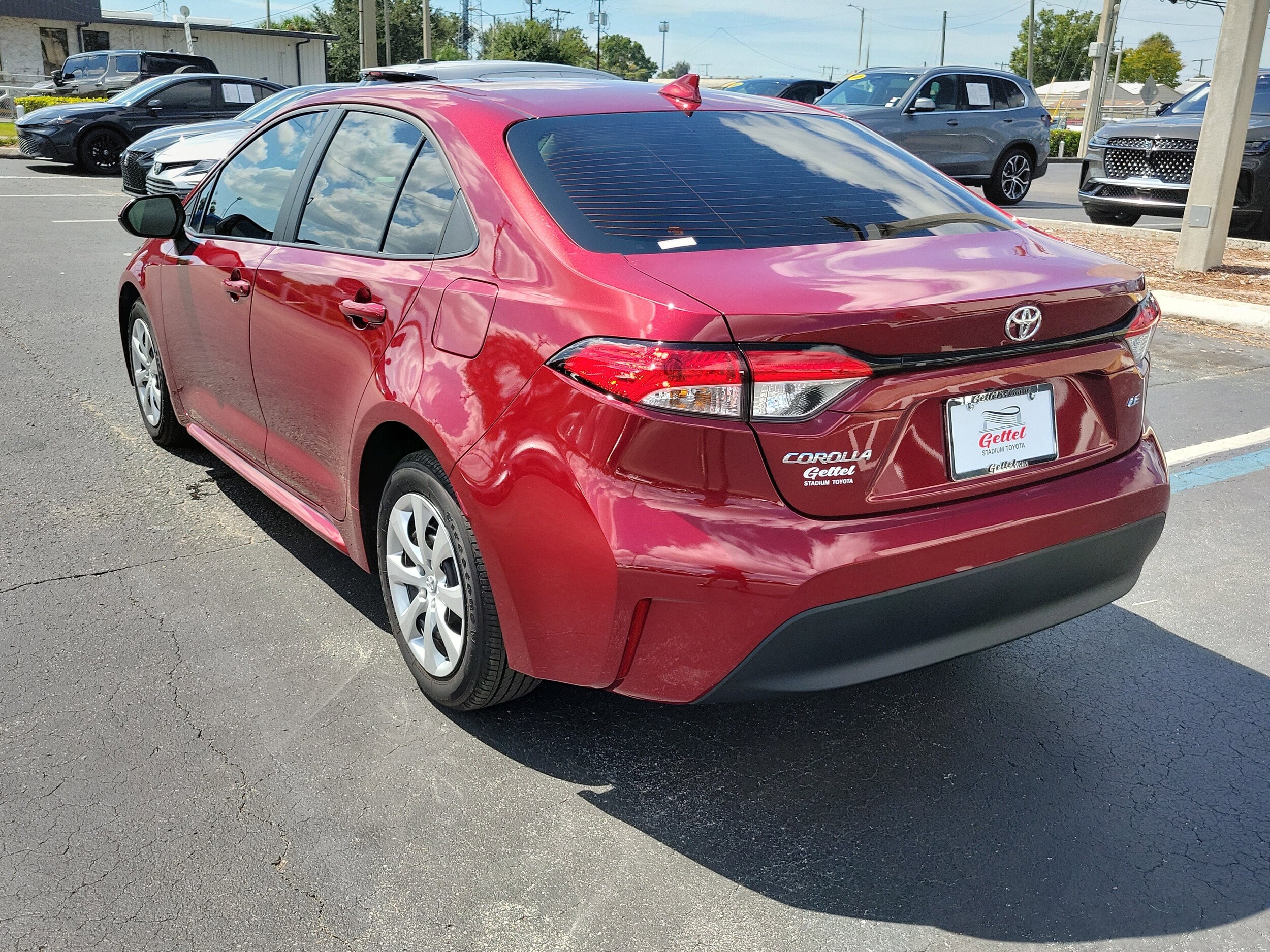 2025 Toyota Corolla LE photo 2