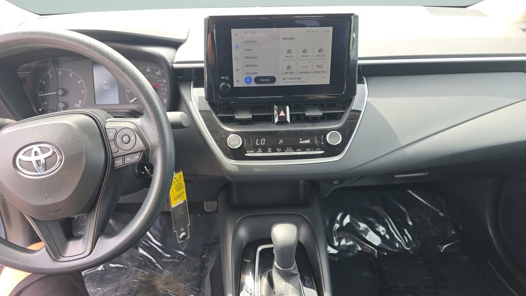 2025 Toyota Corolla LE - Photo 15