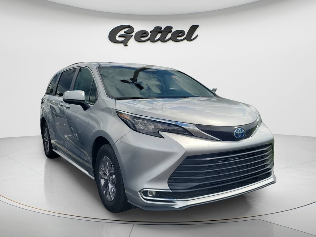 Certified 2024 Toyota Sienna XLE 8 Passenger Van Passenger Van