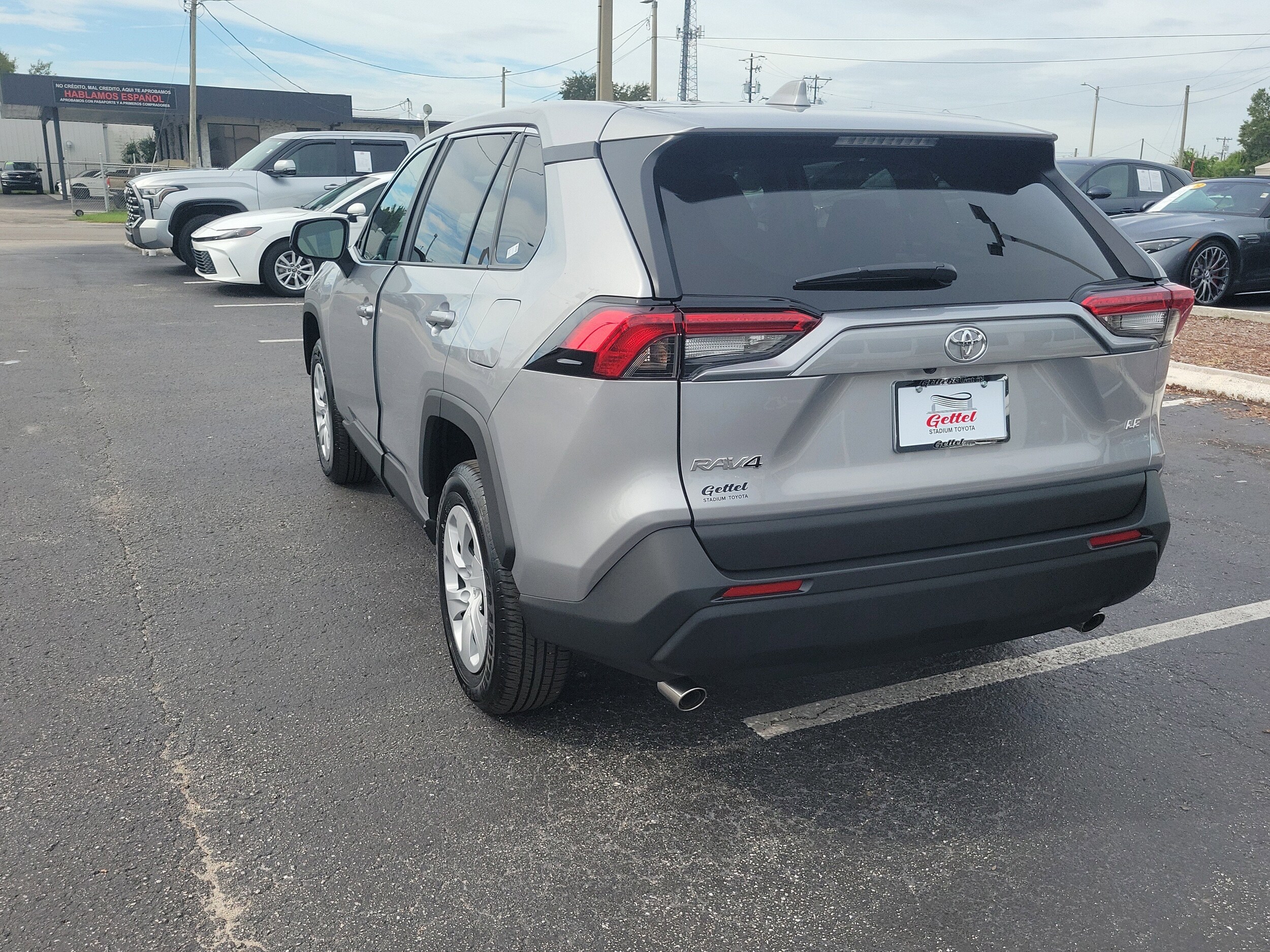 2025 Toyota RAV4 LE photo 3
