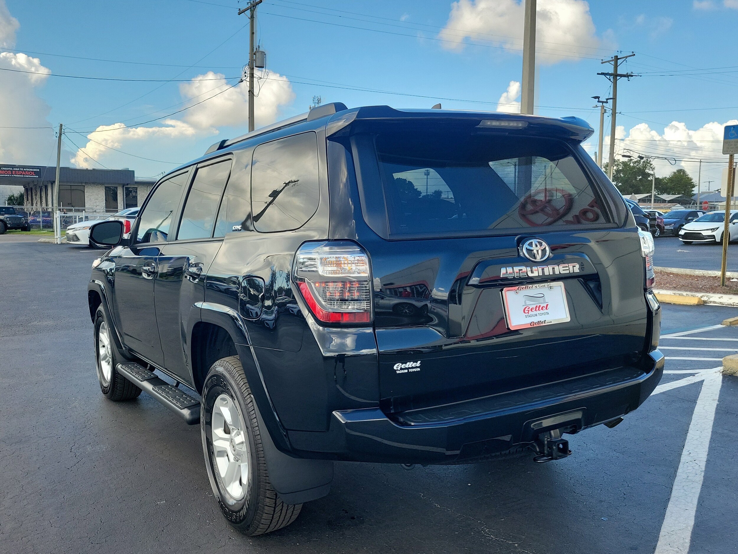 2023 Toyota 4Runner SR5 Premium photo 4