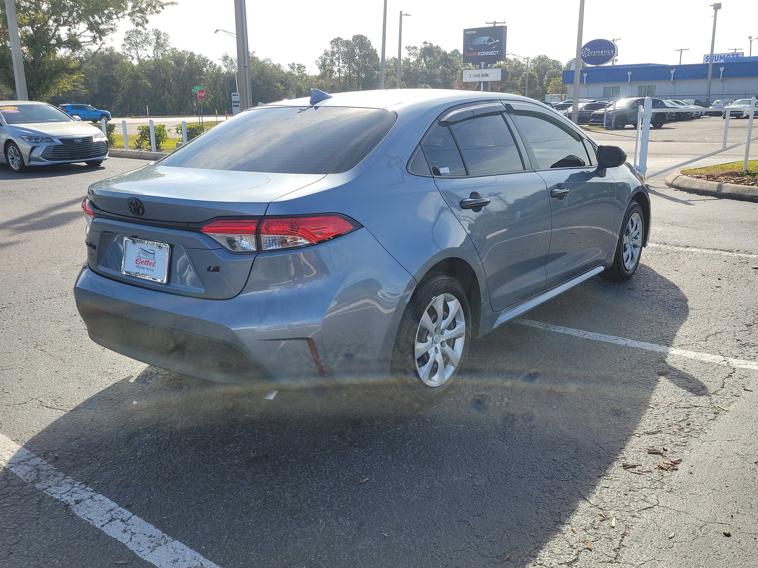 2023 Toyota Corolla LE photo 2