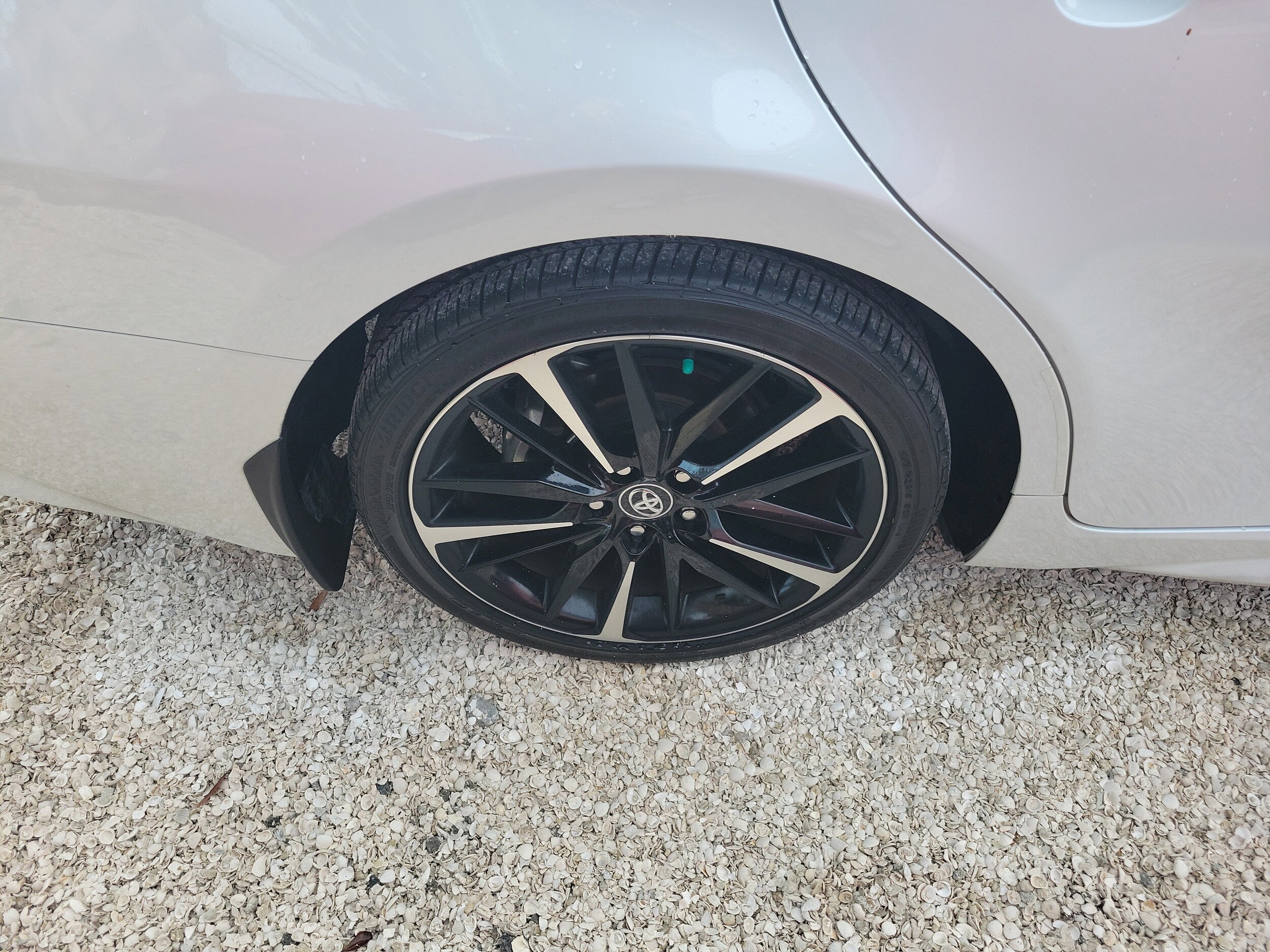 2020 Toyota Camry XSE photo 3
