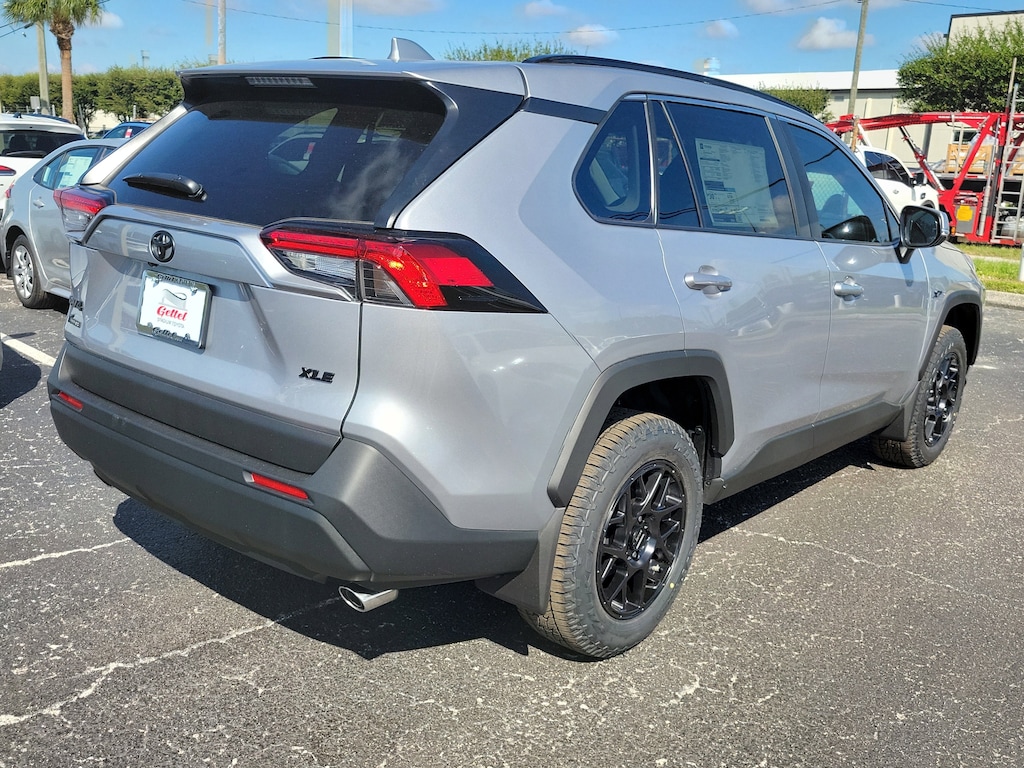 New 2025 Toyota RAV4 XLE SUV