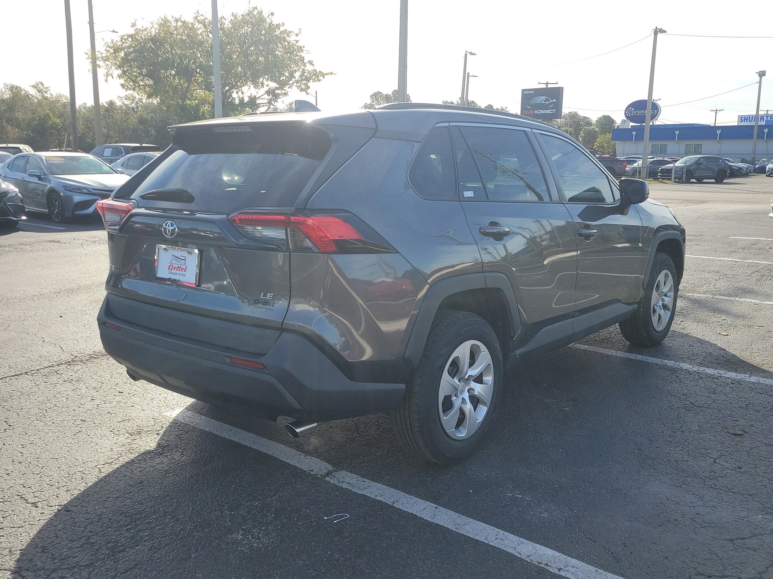 2021 Toyota RAV4 LE photo 2