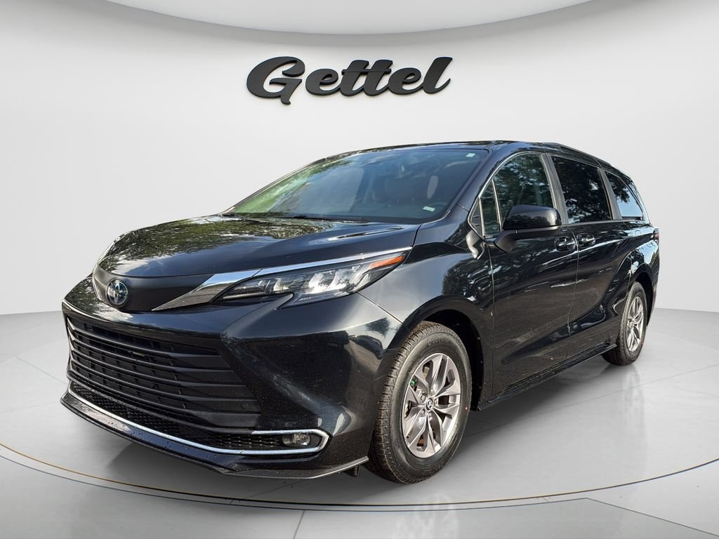 Certified 2024 Toyota Sienna XLE 8 Passenger Van Passenger Van