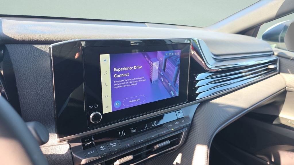 2026 Toyota Camry SE - Photo 18