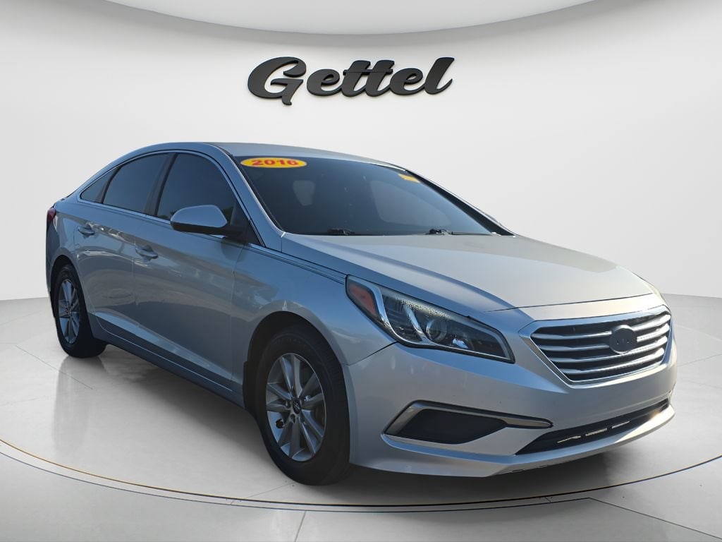 Used 2016 Hyundai Sonata SE Sedan