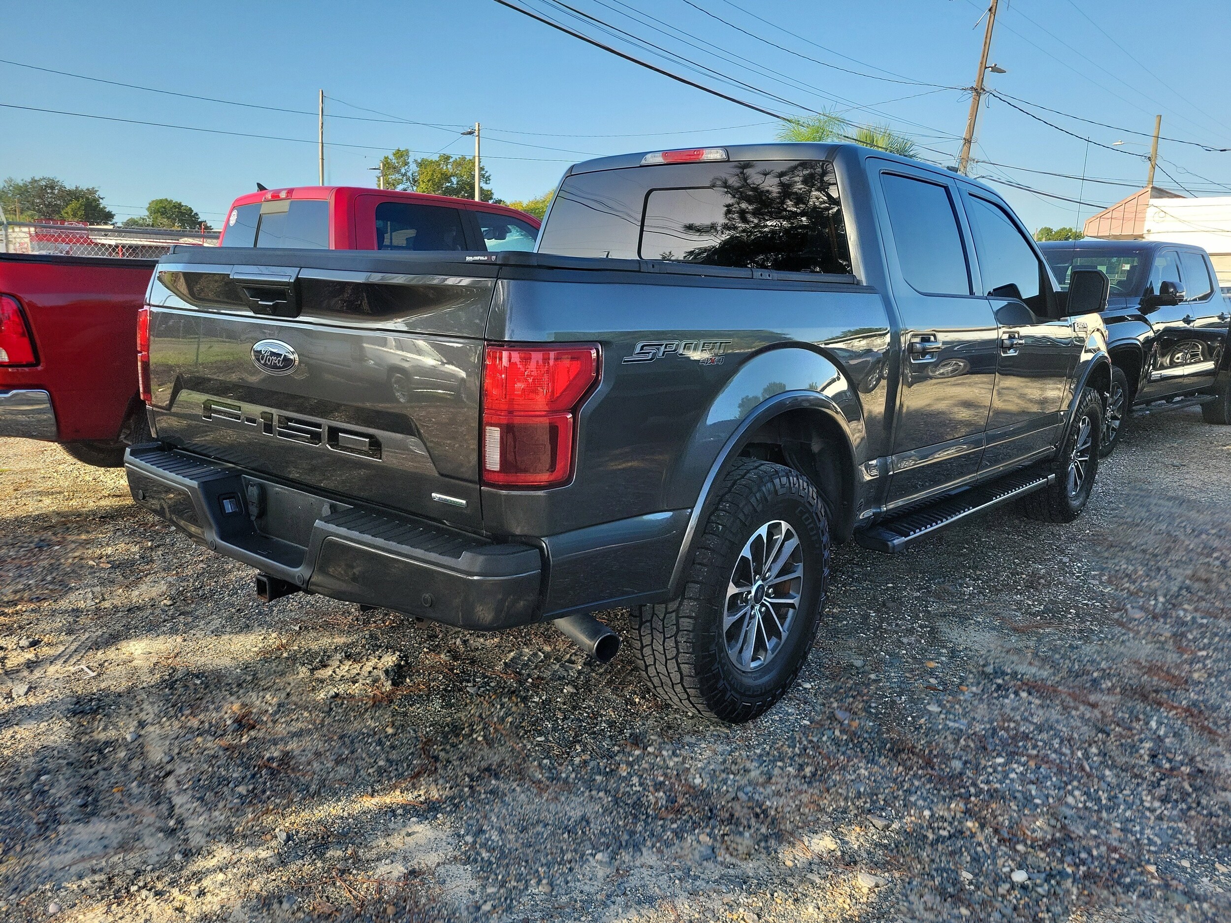 2019 Ford F-150 Lariat photo 2