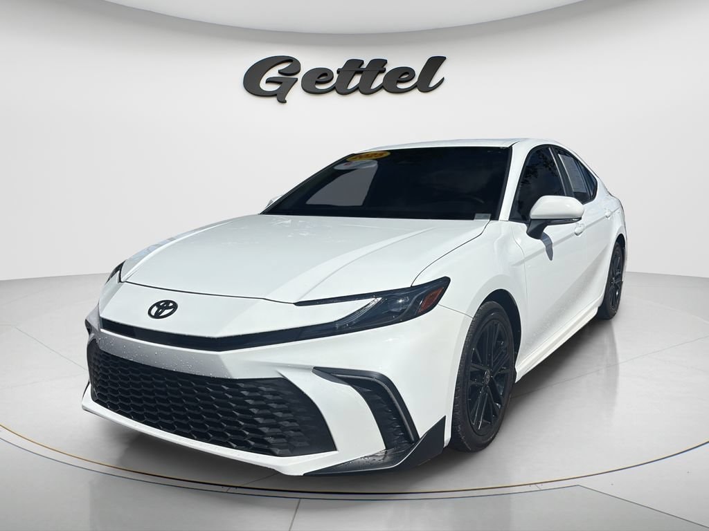 Used 2025 Toyota Camry SE Sedan