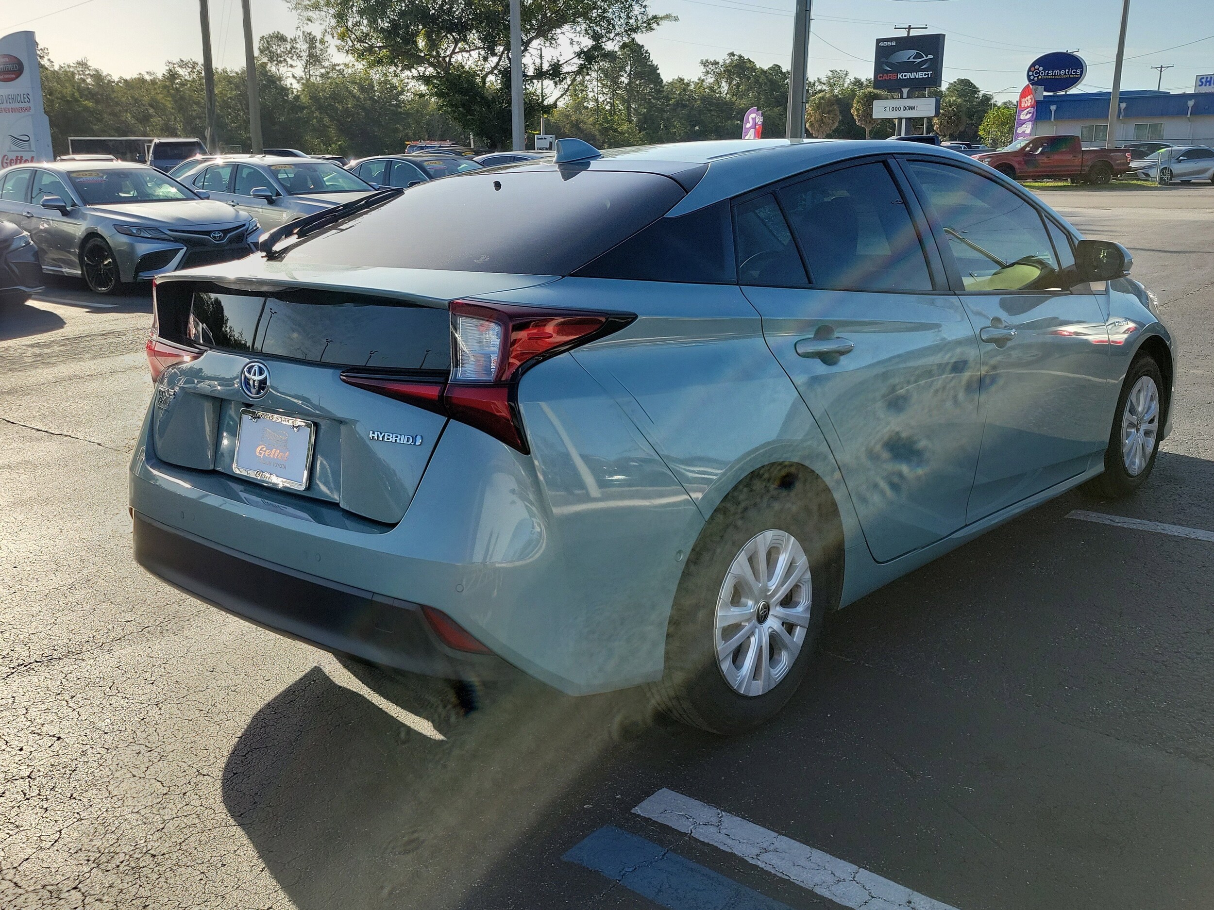2022 Toyota Prius LE photo 3