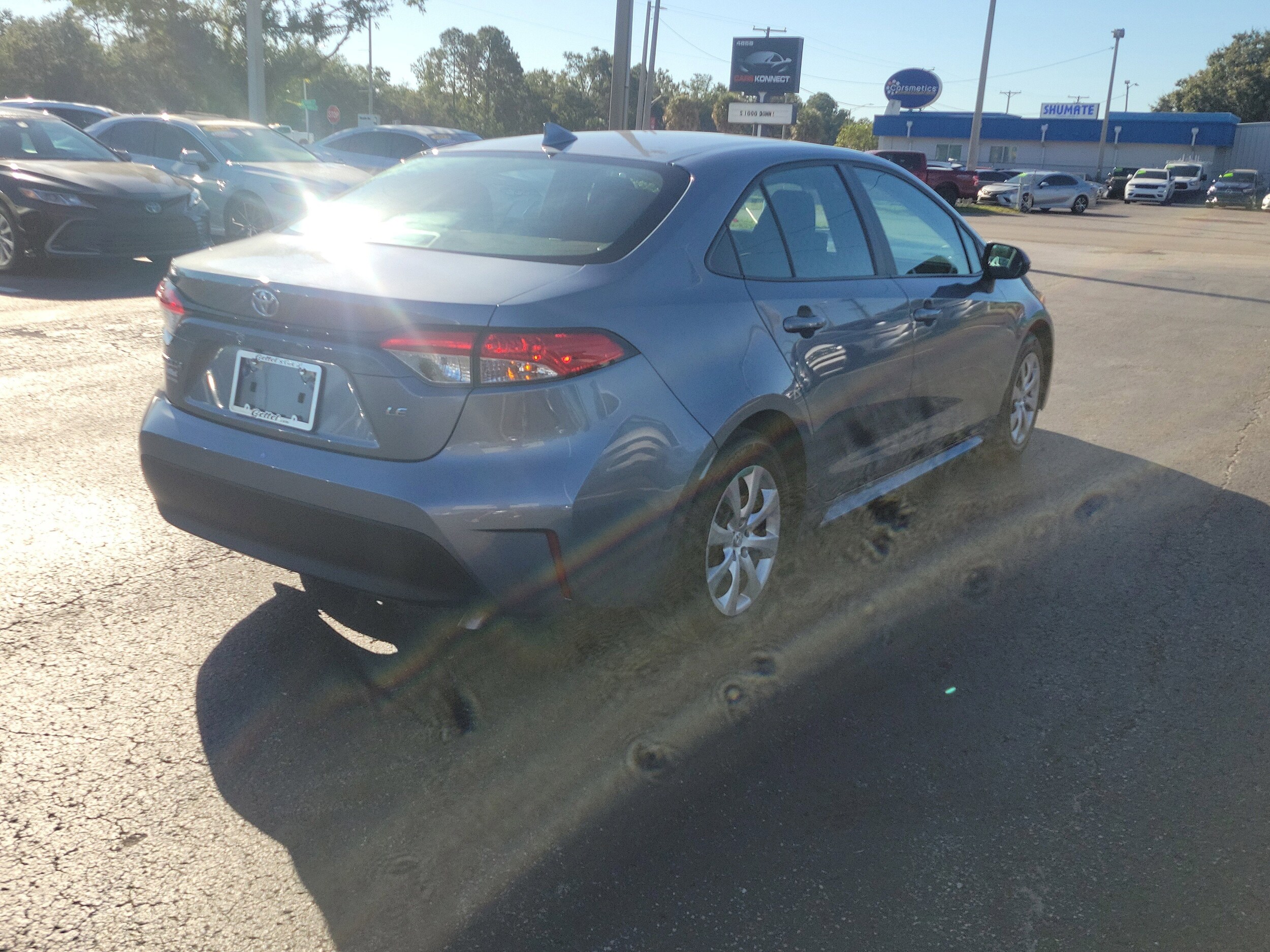 2025 Toyota Corolla LE photo 3