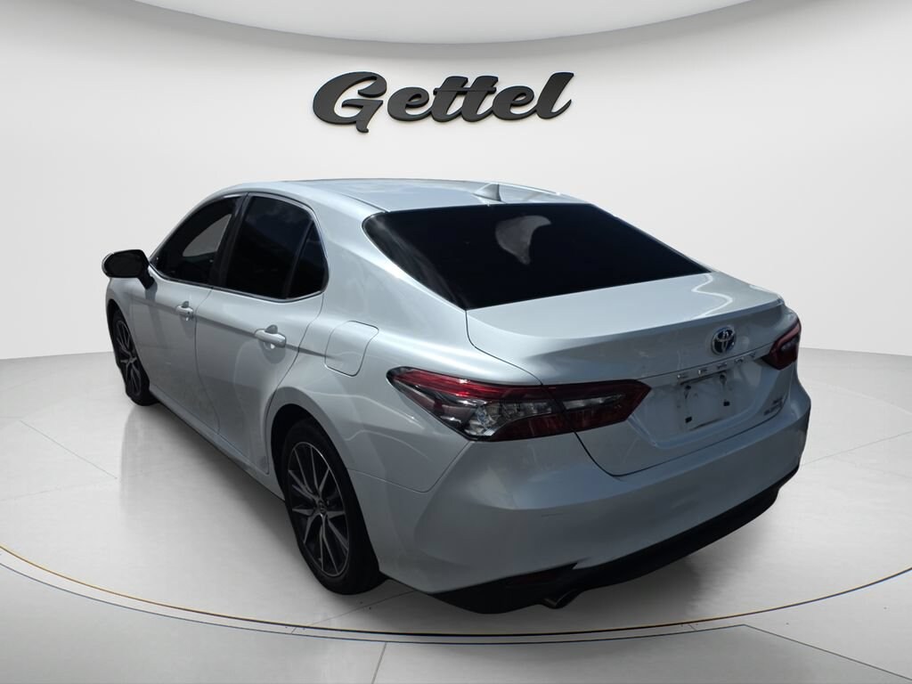 Used 2022 Toyota Camry Hybrid XLE Sedan