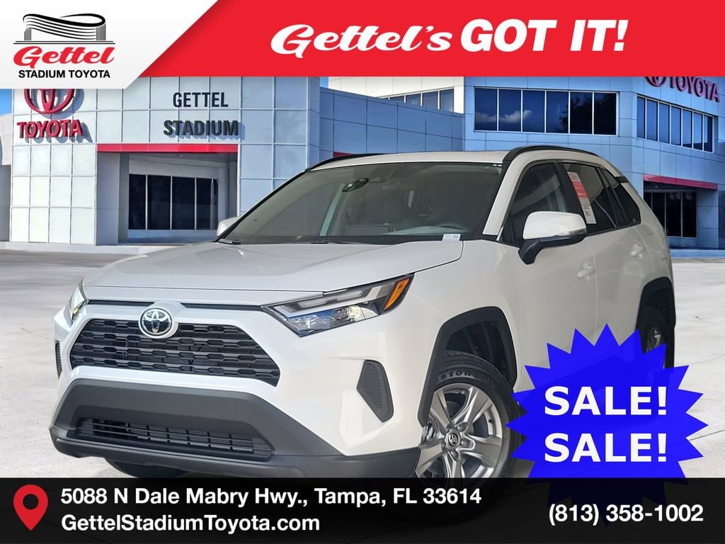 2025 Toyota RAV4 XLE's photo