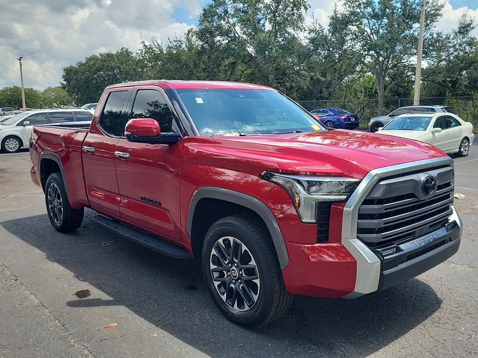 Used 2022 Toyota Tundra Limited with VIN 5TFJA5DA6NX005140 for sale in Tampa, FL