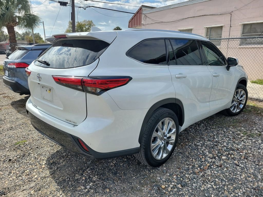 Used 2023 Toyota Highlander Limited SUV