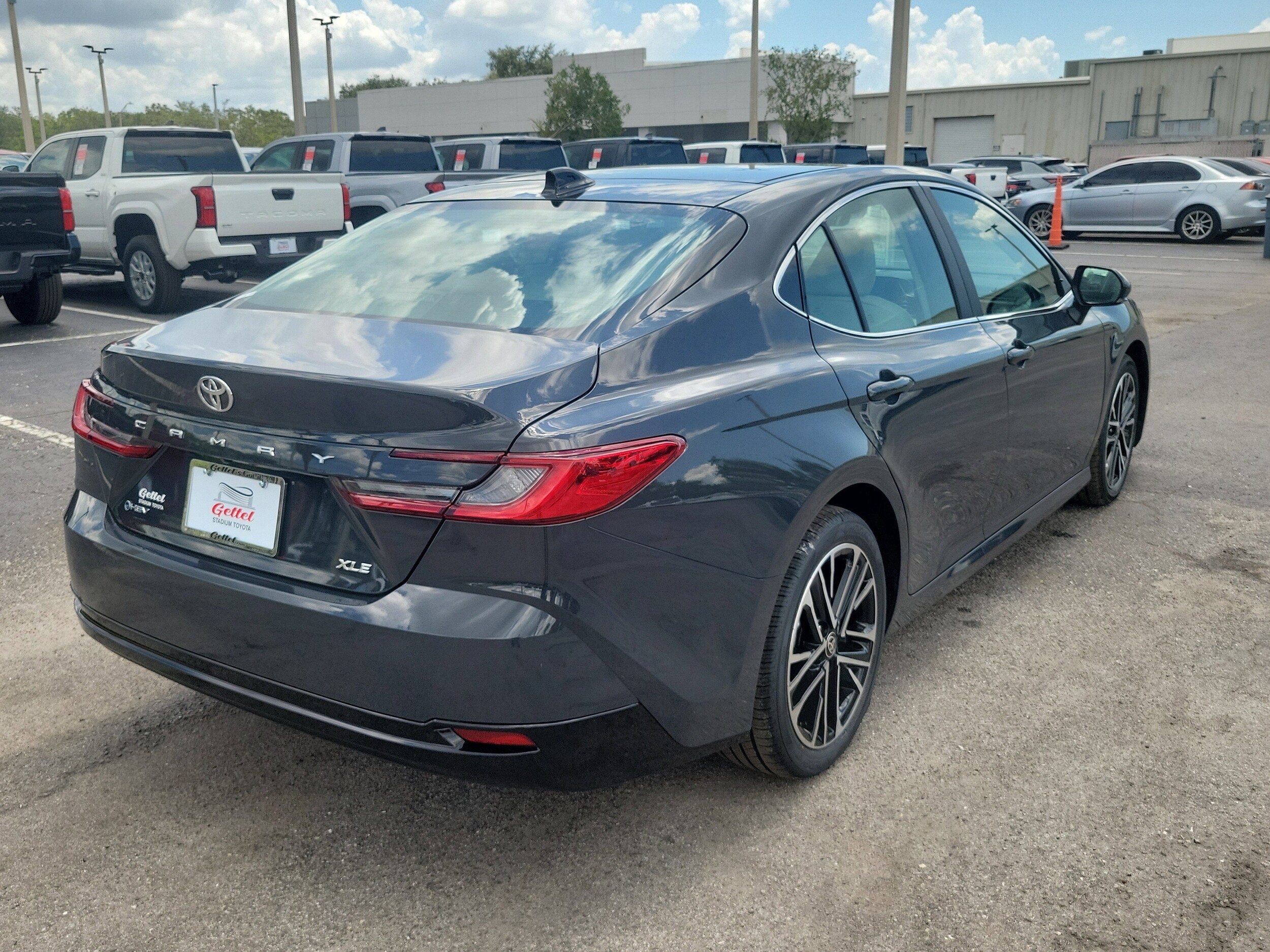 2025 Toyota Camry XLE photo 3
