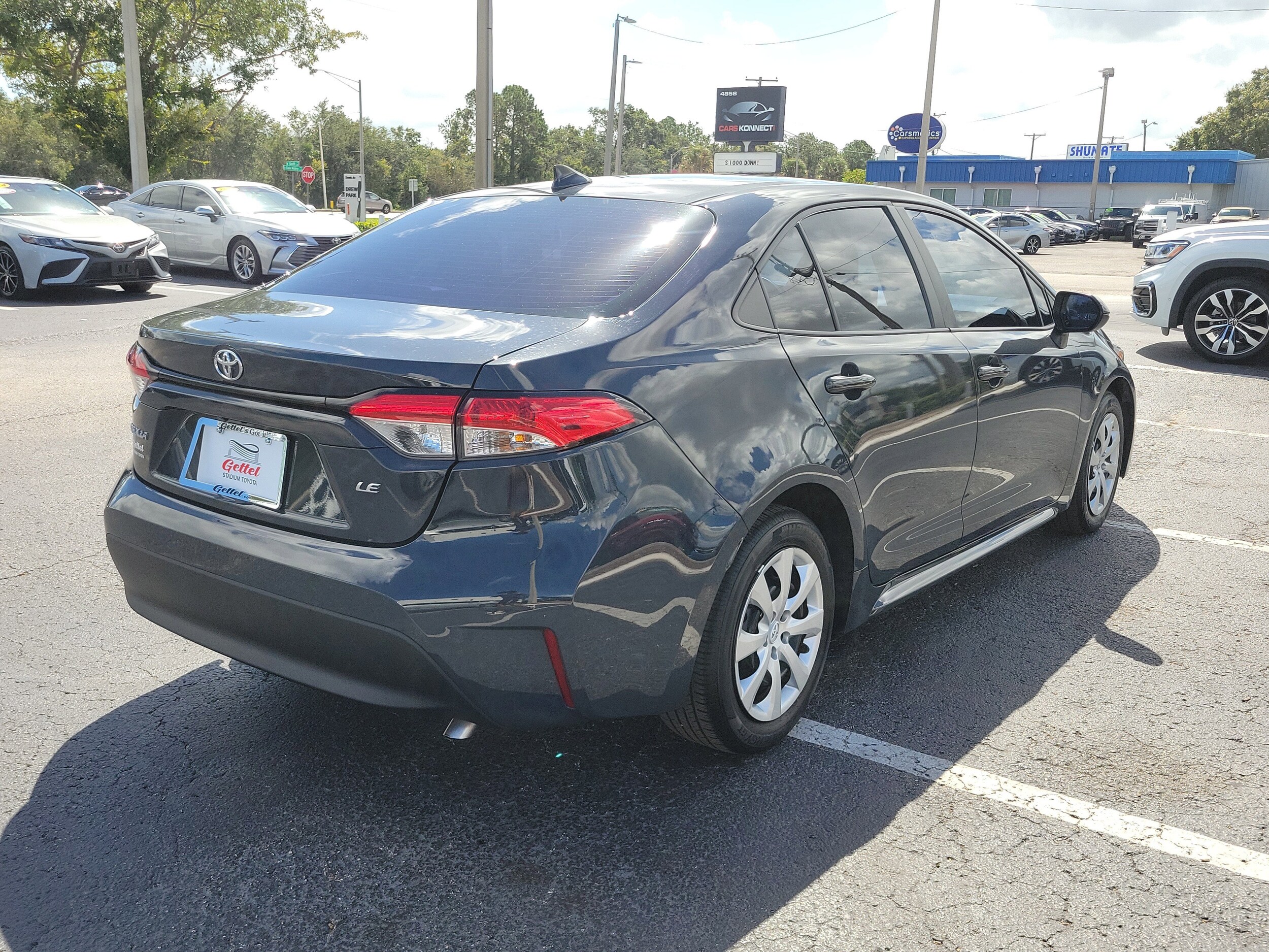 2024 Toyota Corolla LE photo 3