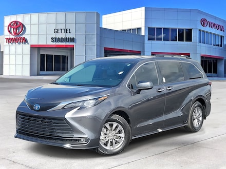 2025 Toyota Sienna XLE 8 Passenger Van Passenger Van