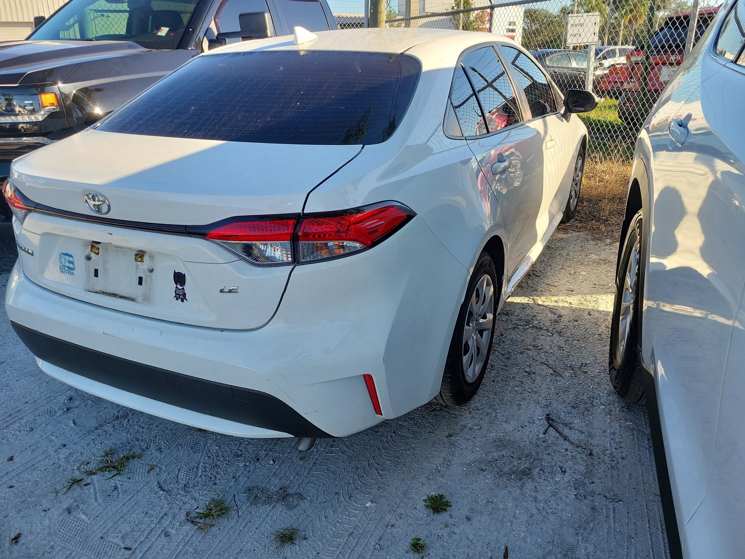 2022 Toyota Corolla LE photo 2