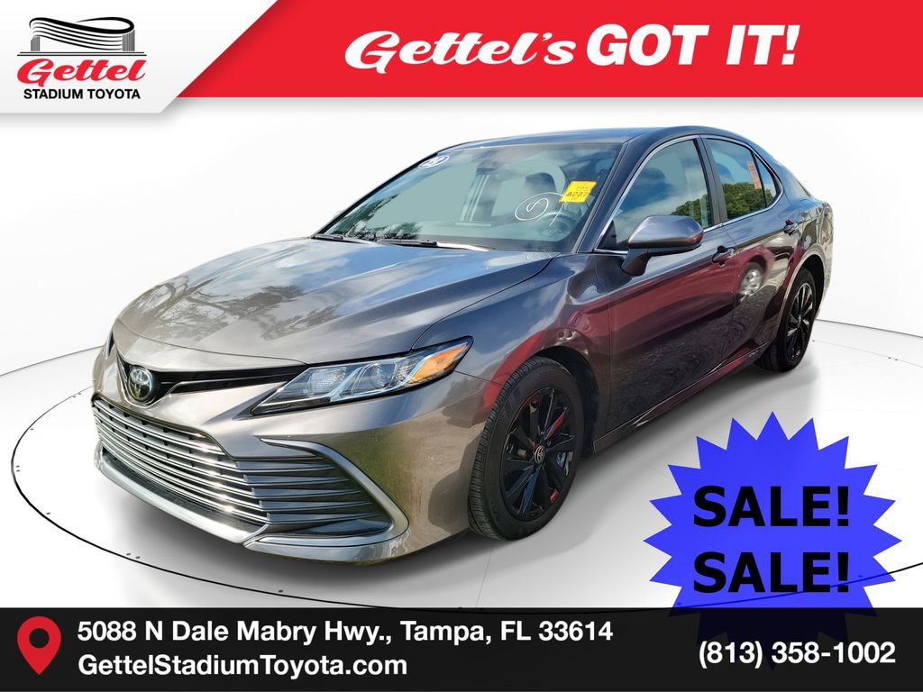 2023 Toyota Camry LE's photo