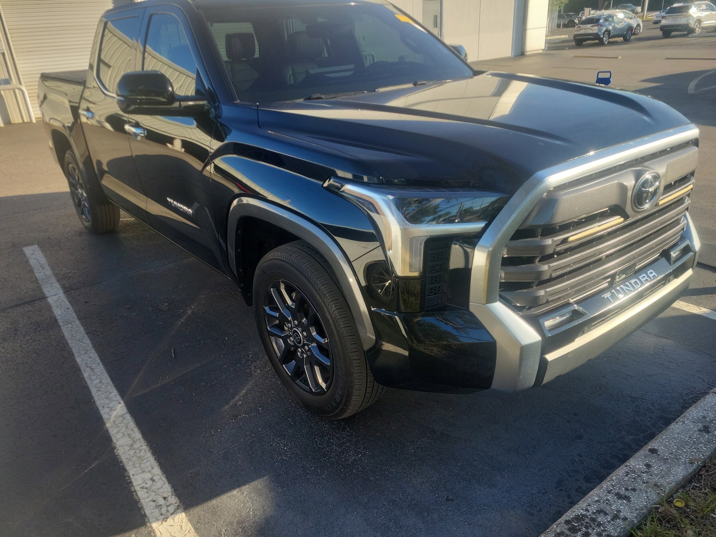 2023 Toyota Tundra Limited CrewMax photo 3