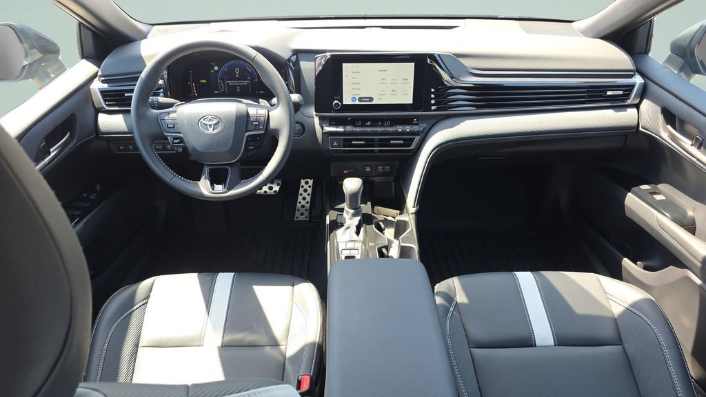 2026 Toyota Camry SE - Photo 11