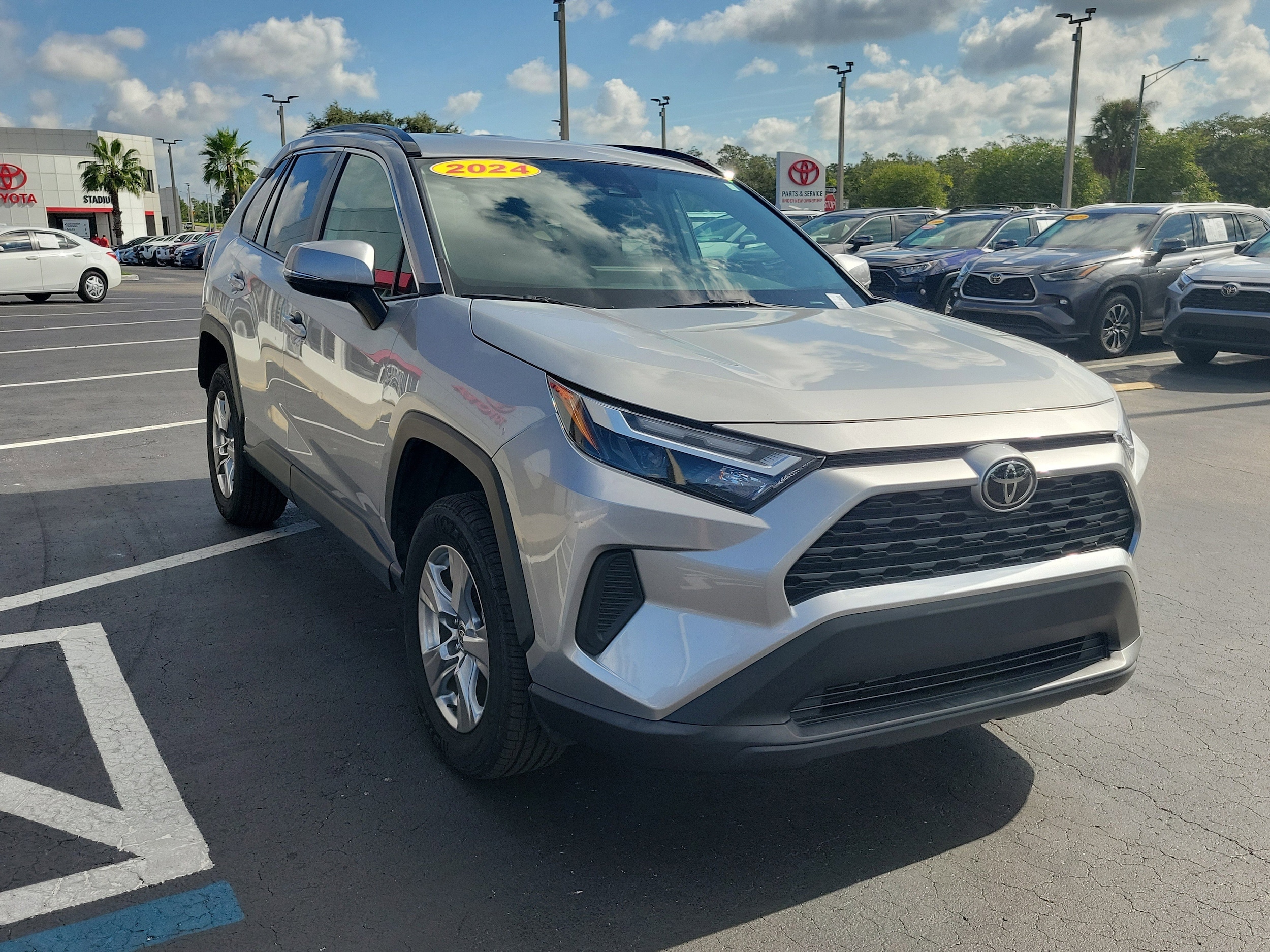 Used 2024 Toyota RAV4 XLE with VIN 2T3W1RFV4RW323992 for sale in Northfield, Minnesota